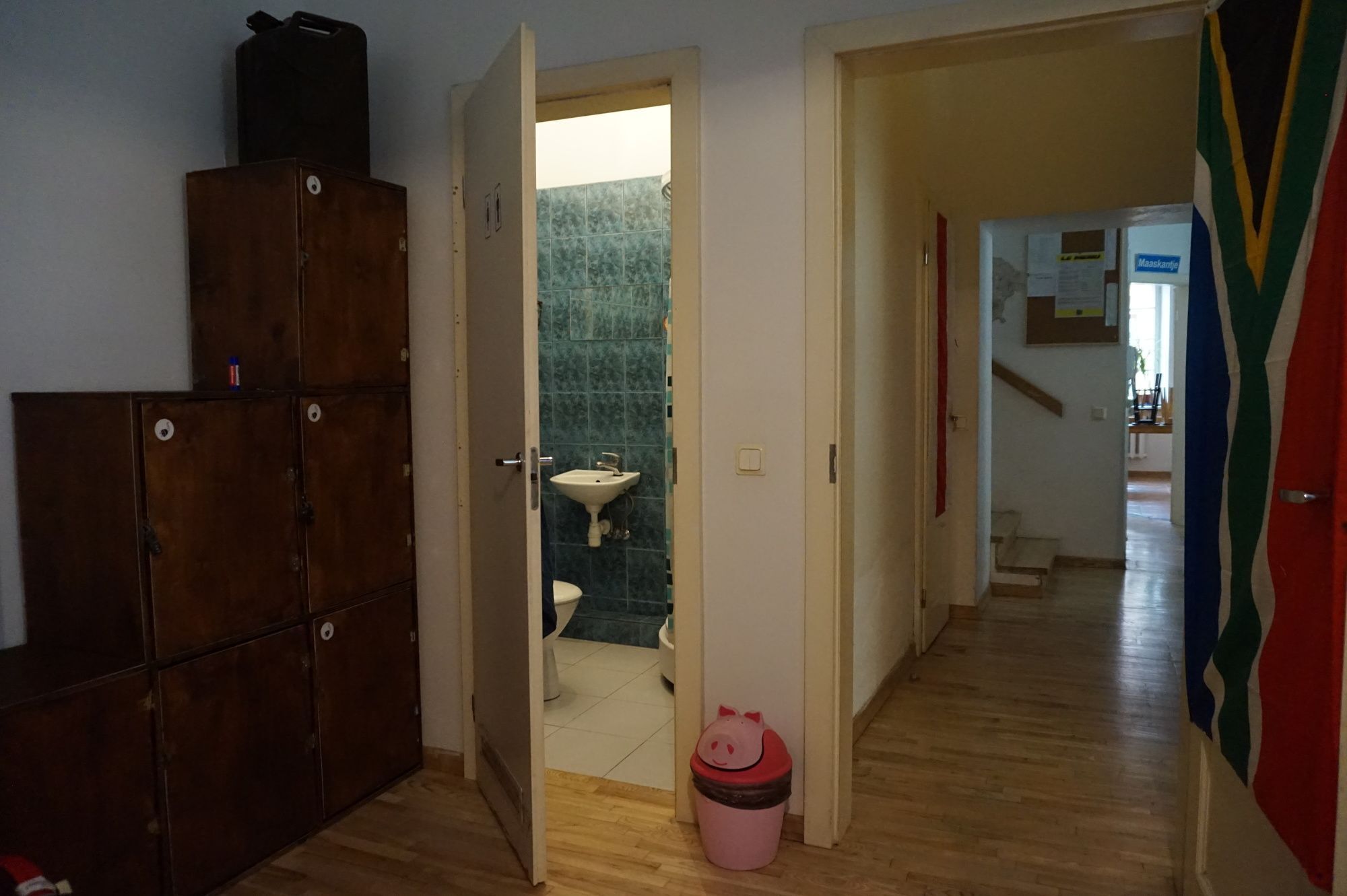 Jimmy Jumps House Hostal *